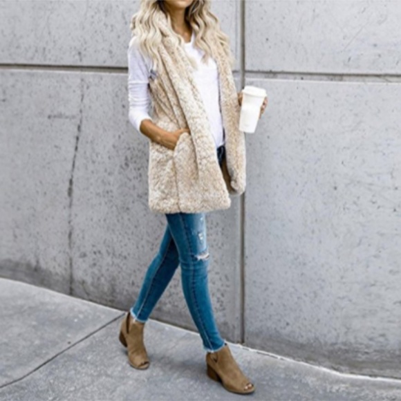 LYLA Chunky Faux Fur White Vest - Picture 5 of 7